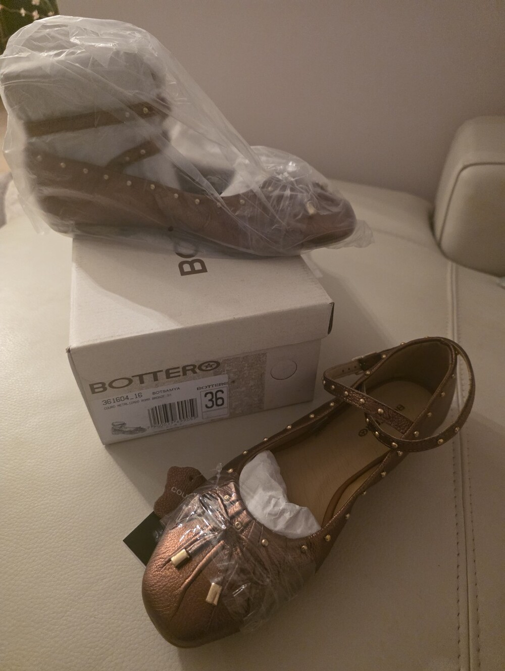NWT - Bottero Leather Flats Size Brazil 36 Eu 38 US 7